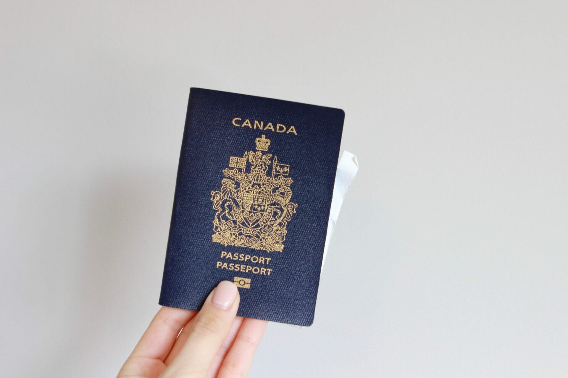 canadian-passport-P56BZBG
